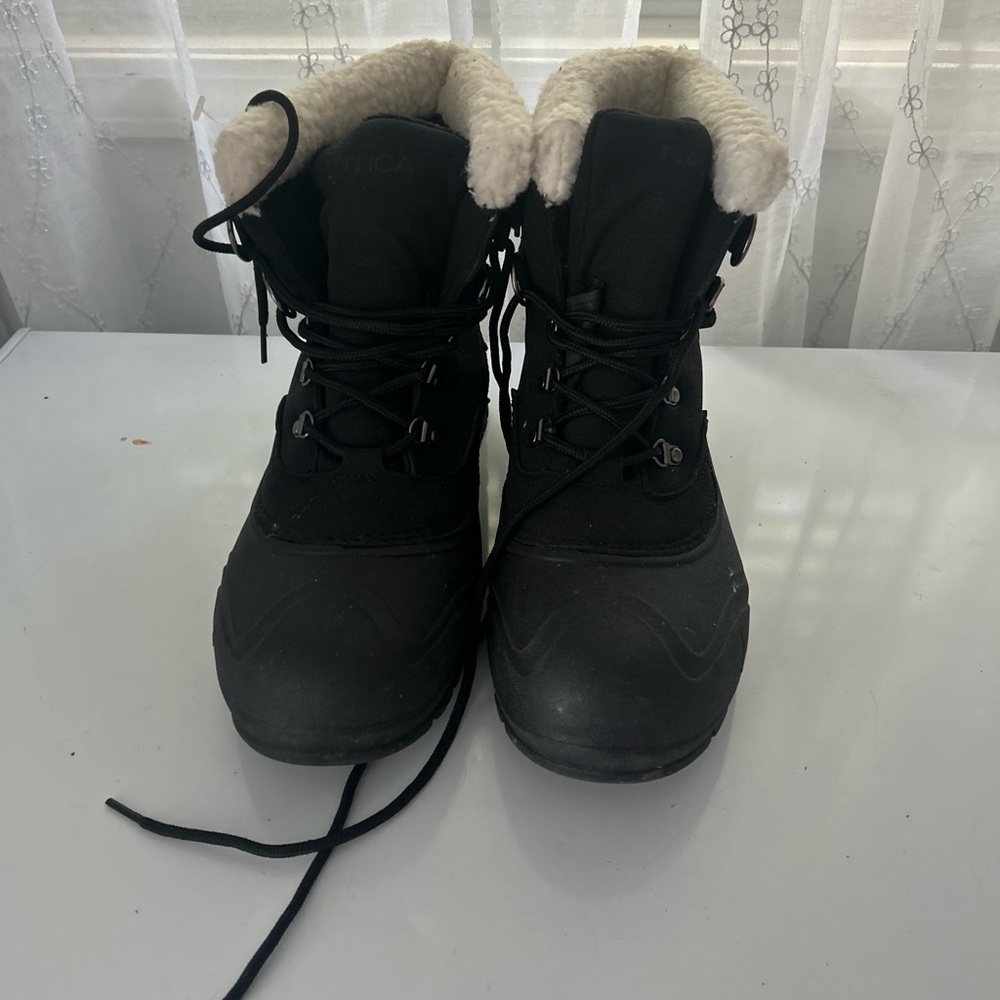 Nautica Black Winter Lace-Up Boots with Cream Faux-Shearling Collar